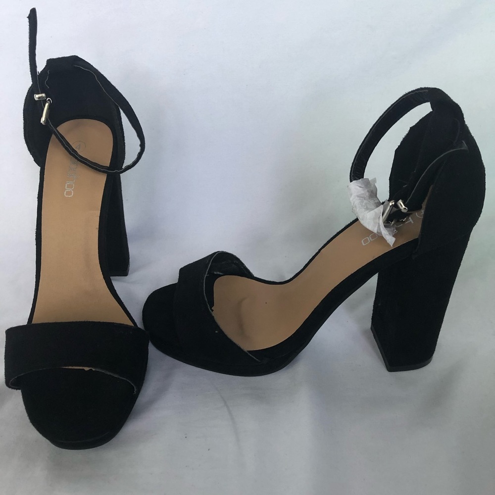 Wide width black platform heels